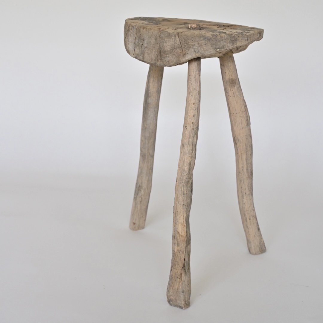 BRUTALIST TRIPOD SIDE TABLE / STOOL