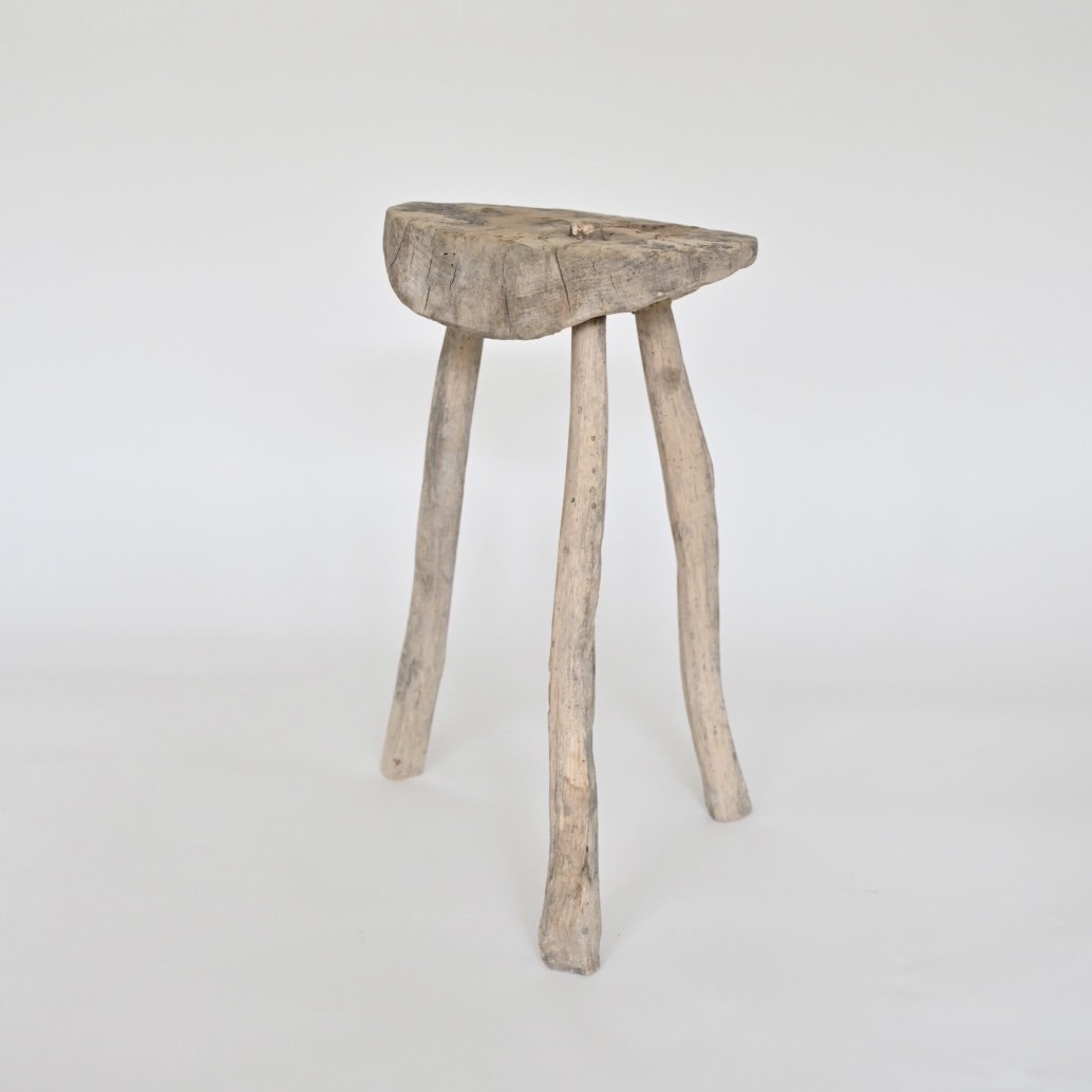 BRUTALIST TRIPOD SIDE TABLE / STOOL