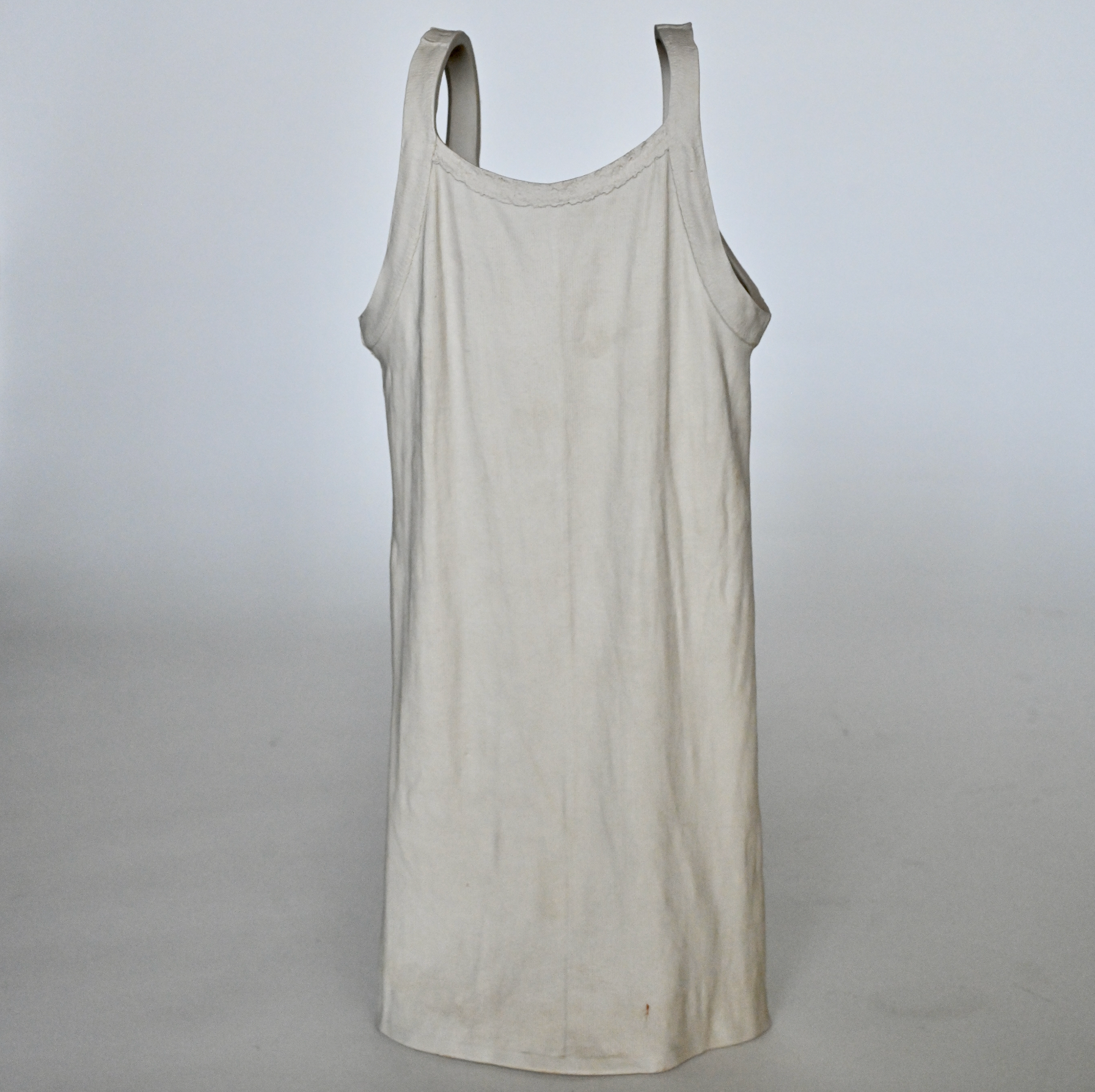 MICHAEL HARVEY TEE SHIRT VASE