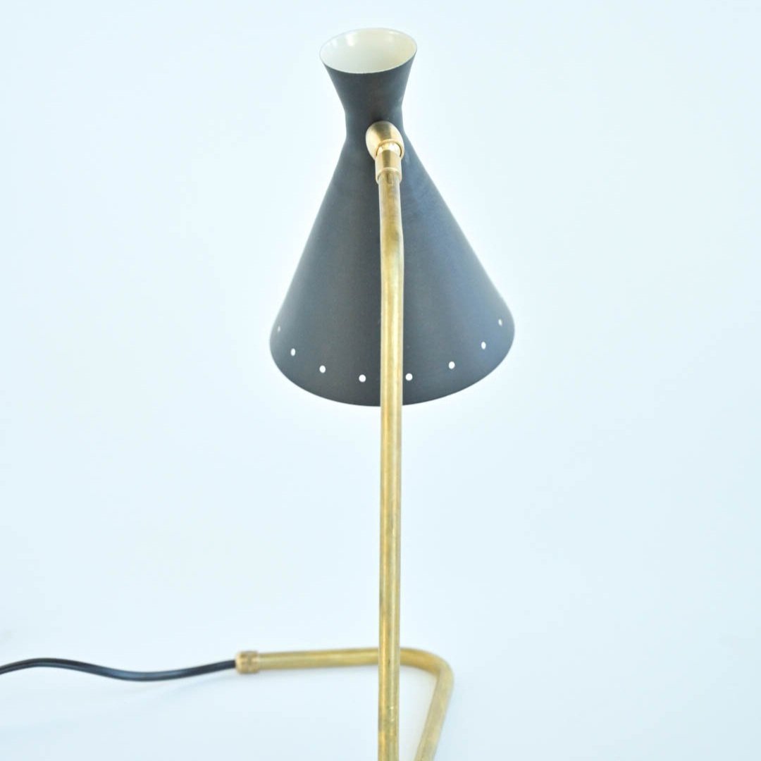 VINTAGE ITALIAN BRASS AND METAL TABLE LAMP