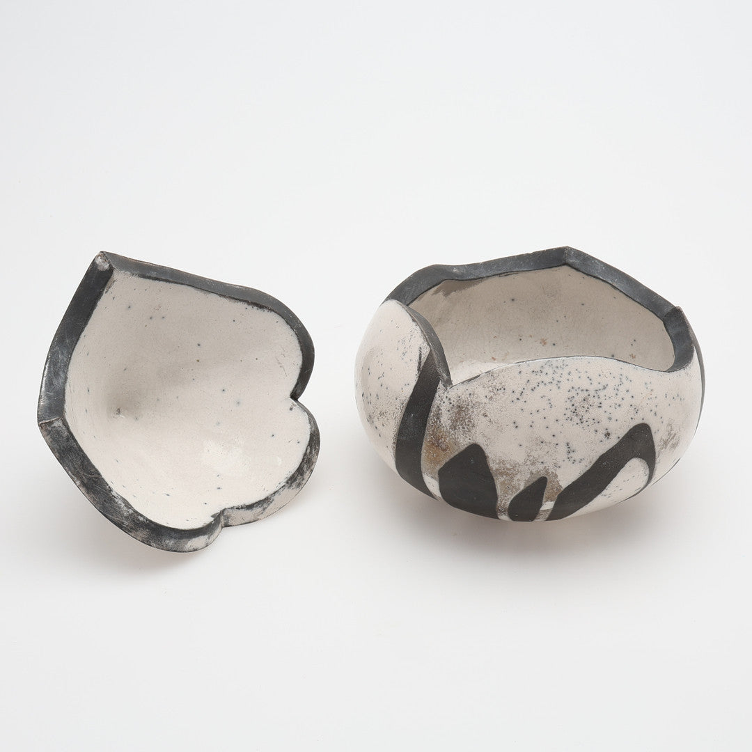 PAIR LIDDED BOWLS BY ILJA PRONK